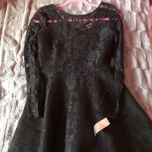 Black long sleeve lace dress